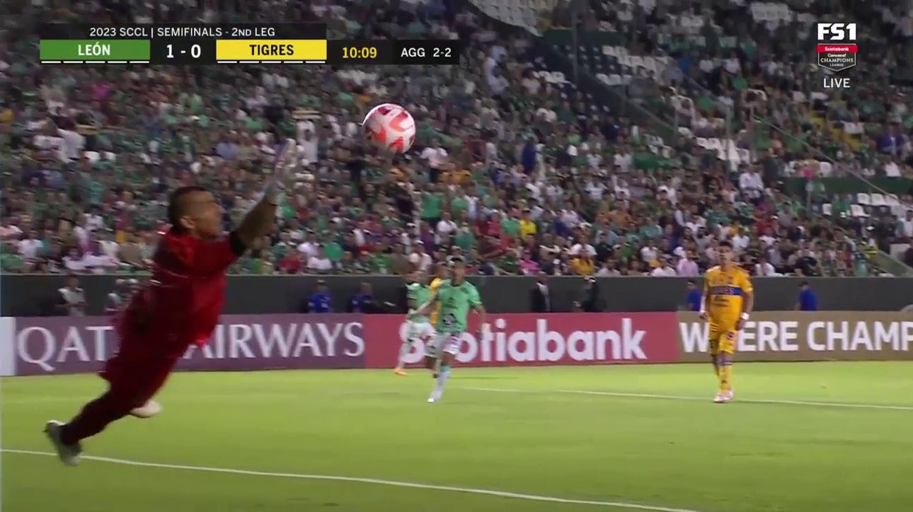 Fidel Ambríz makes an INCREDIBLE shot from outside the box to give León an early lead over Tigres