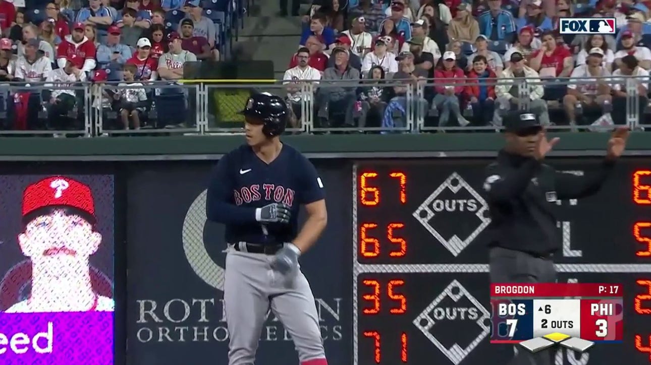 Rob Refsnyder slashes a two-run double to give the Red Sox a 7-3 lead vs. Phillies