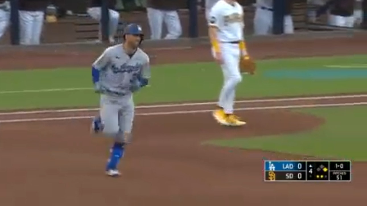 Chris Taylor crushes a two-run homer, giving the Dodgers a 2-0 lead over the Padres