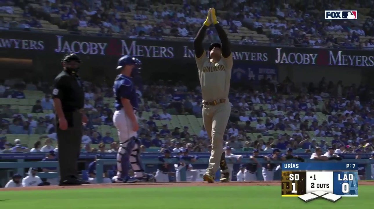 Juan Soto crushes a solo home run to give Padres a 1-0 lead over Dodgers