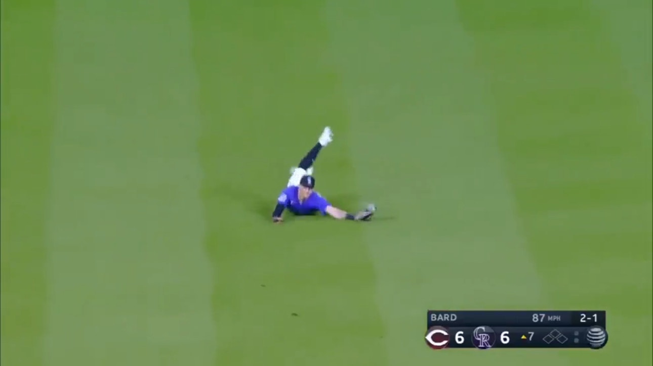 Rockies' Brenton Doyle makes an amazing diving catch in the seventh vs. the Reds
