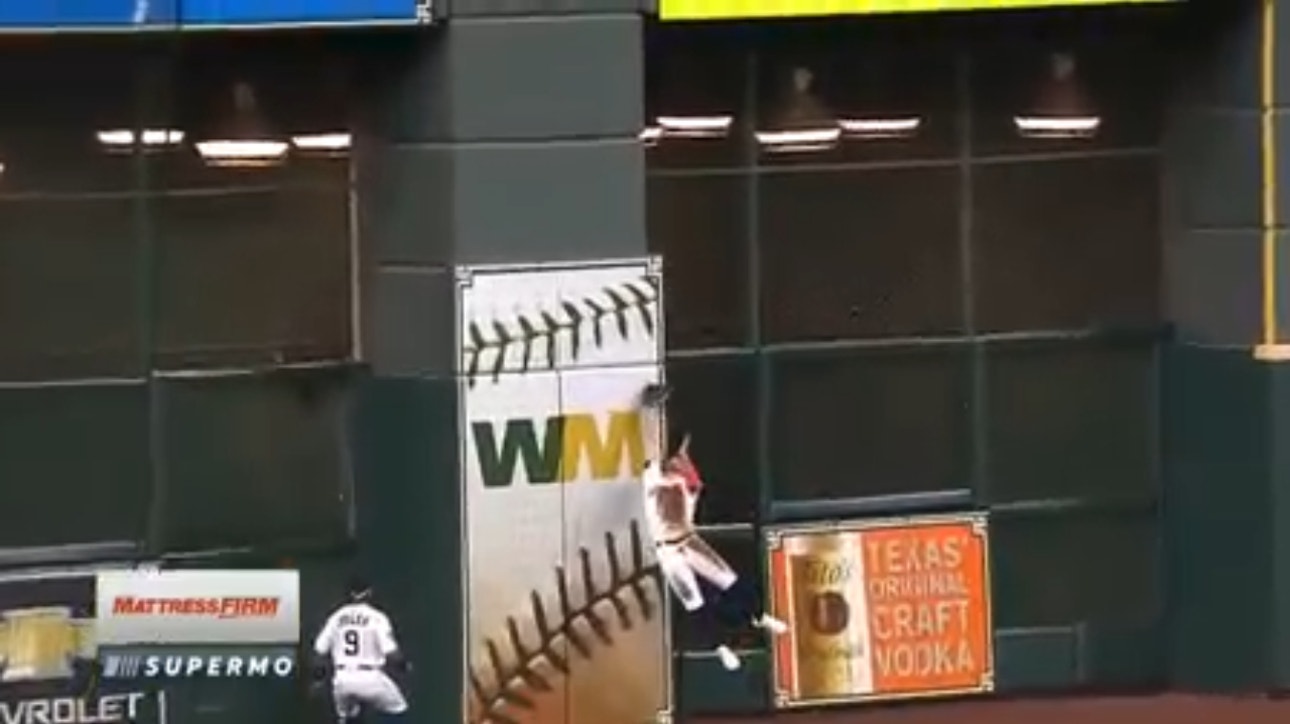 Astros' Chas McCormick makes a remarkable catch at the wall against the Cubs
