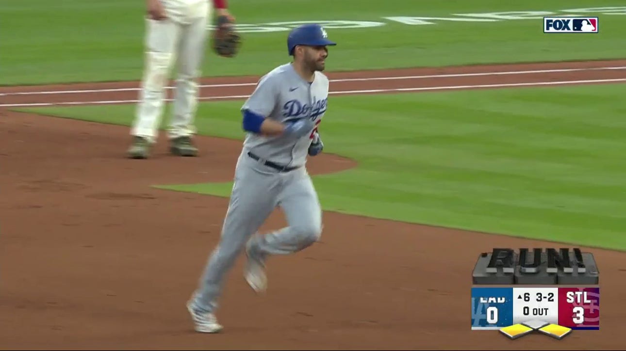J.D. Martinez smashes a three-run homer that brings the Dodgers to a tie with the Cardinals
