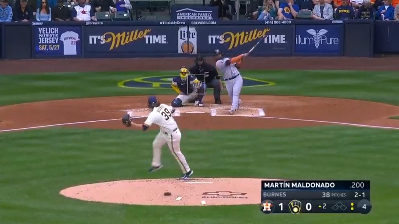 Astros' Martín Maldonado cracks a home run in the second against the Brewers