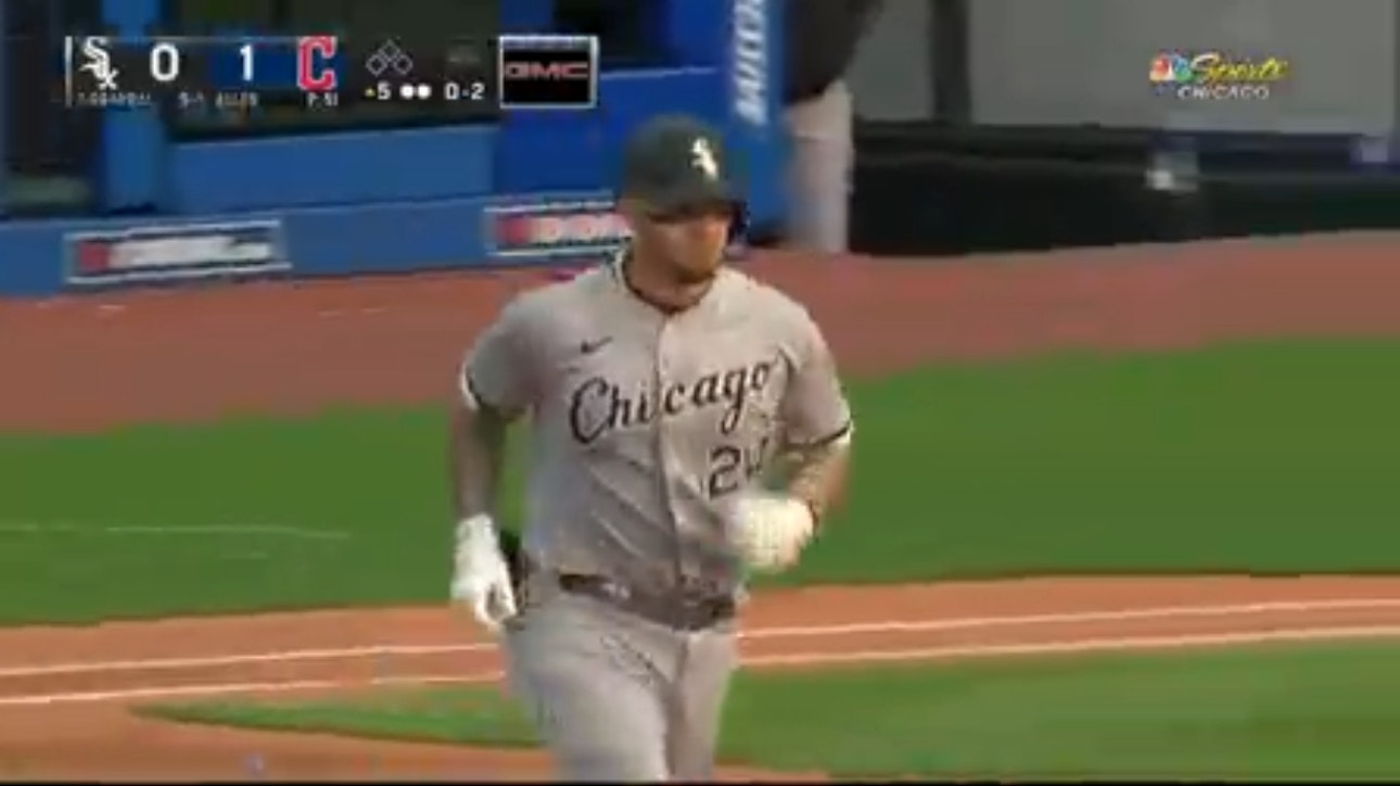 White Sox's Yasmani Grandal crushes a solo home run to tie the game against the Guardians