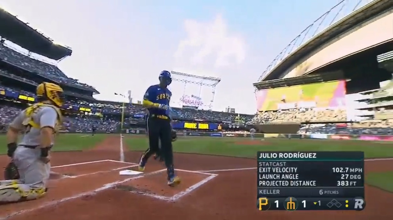 Mariners' Julio Rodríguez mashes a solo home run vs. the Pirates