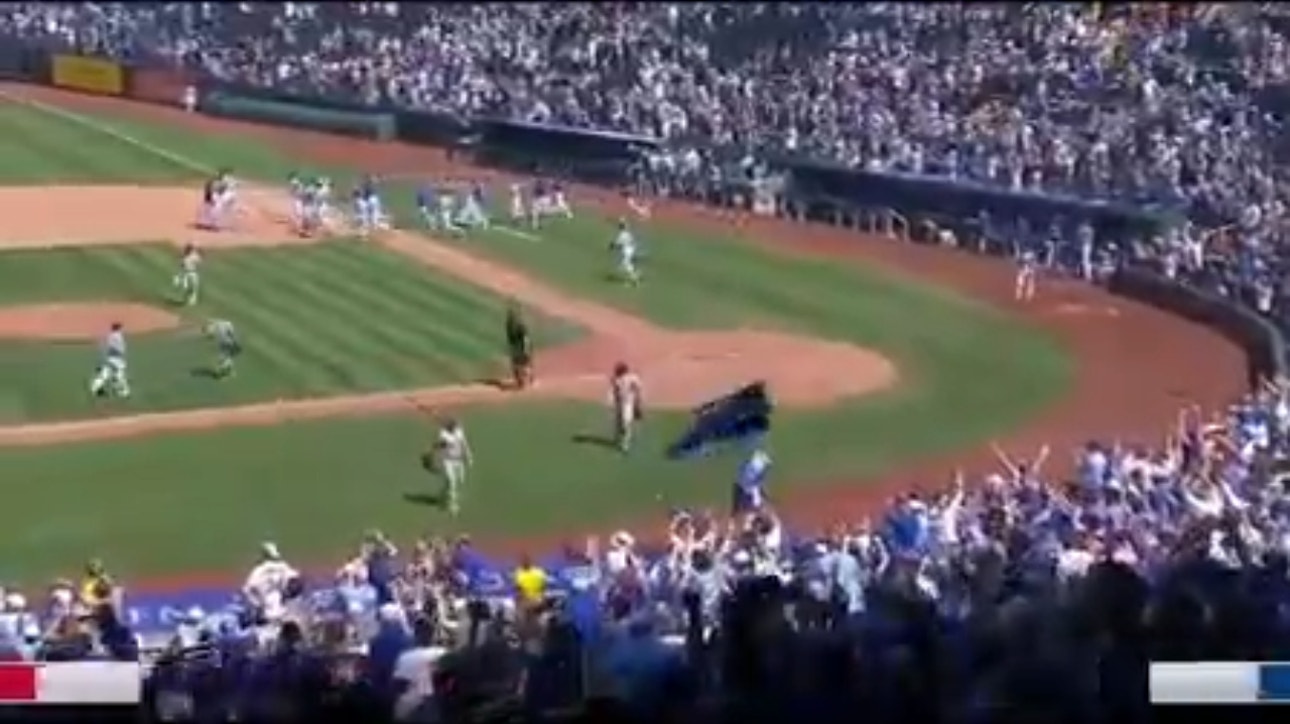 Michael Massey hits a walk-off single and gives the Royals the victory over the Nationals