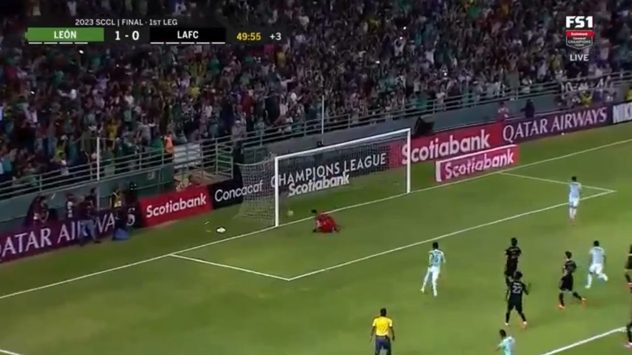 After a controversial handball call, León's Angel Mena scores a powerful penalty-kick to extend the lead vs. LAFC