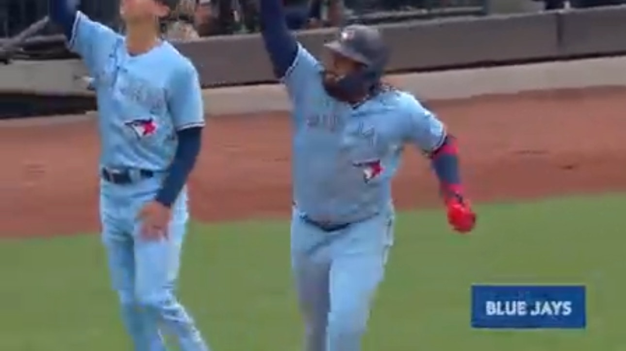 Vladimir Guerrero Jr. LAUNCHES a solo home run to add to the Blue Jays' lead over the Mets