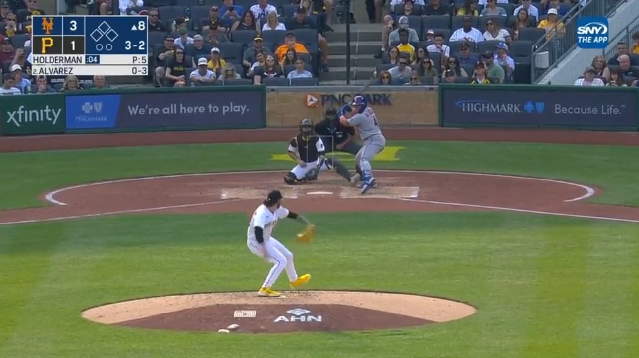 Mets' Francisco Álvarez knocks a home run DEEP to left field to extend the lead vs. Pirates