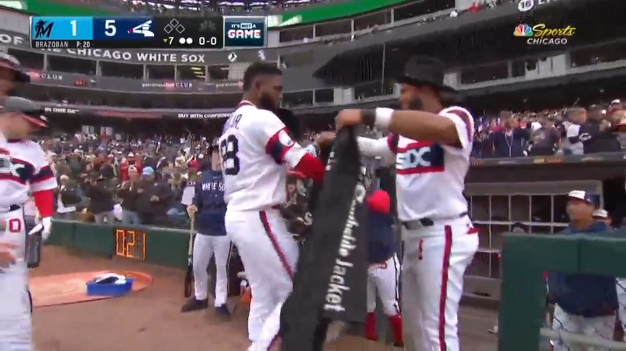 White Sox's Luis Robert Jr. smokes a two-run homer to left field in the seventh inning vs. the Marlins