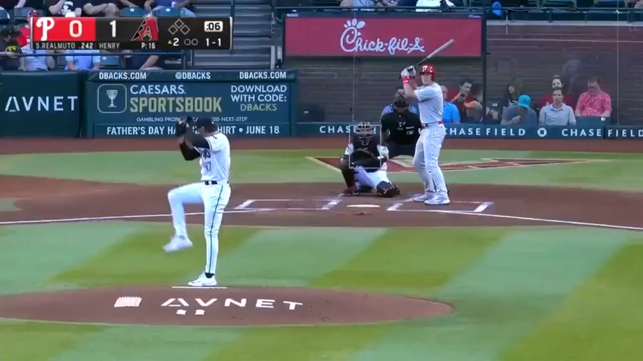 J.T. Realmuto crushes a solo home run to tie up the game for the Phillies against the Diamondbacks