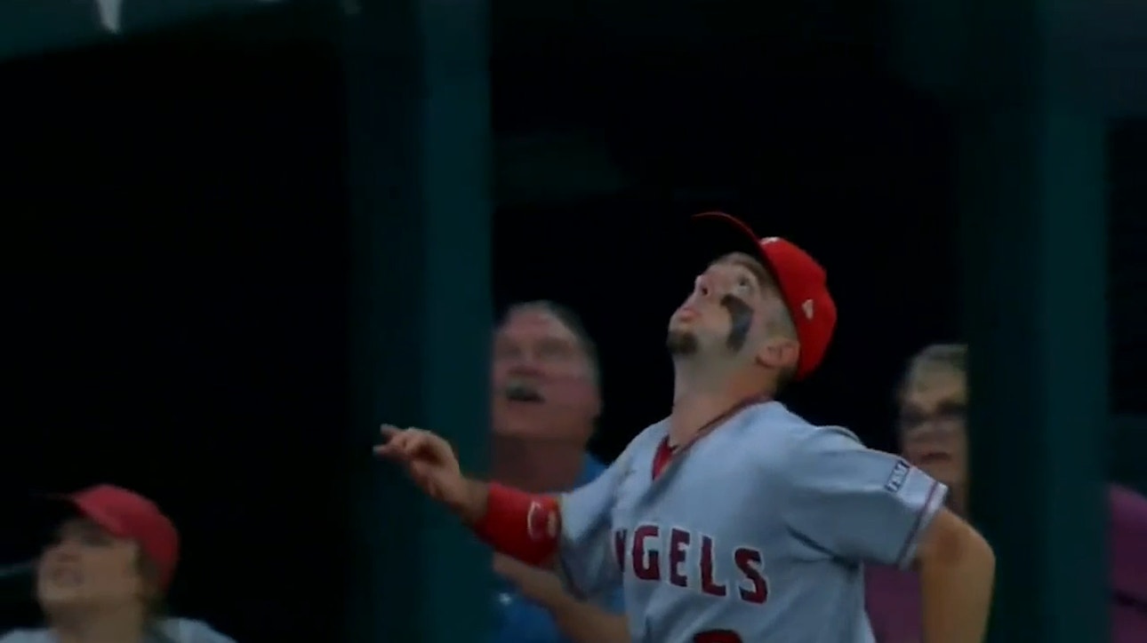 Angels' Zach Neto makes an OUTRAGEOUS catch against the Rangers