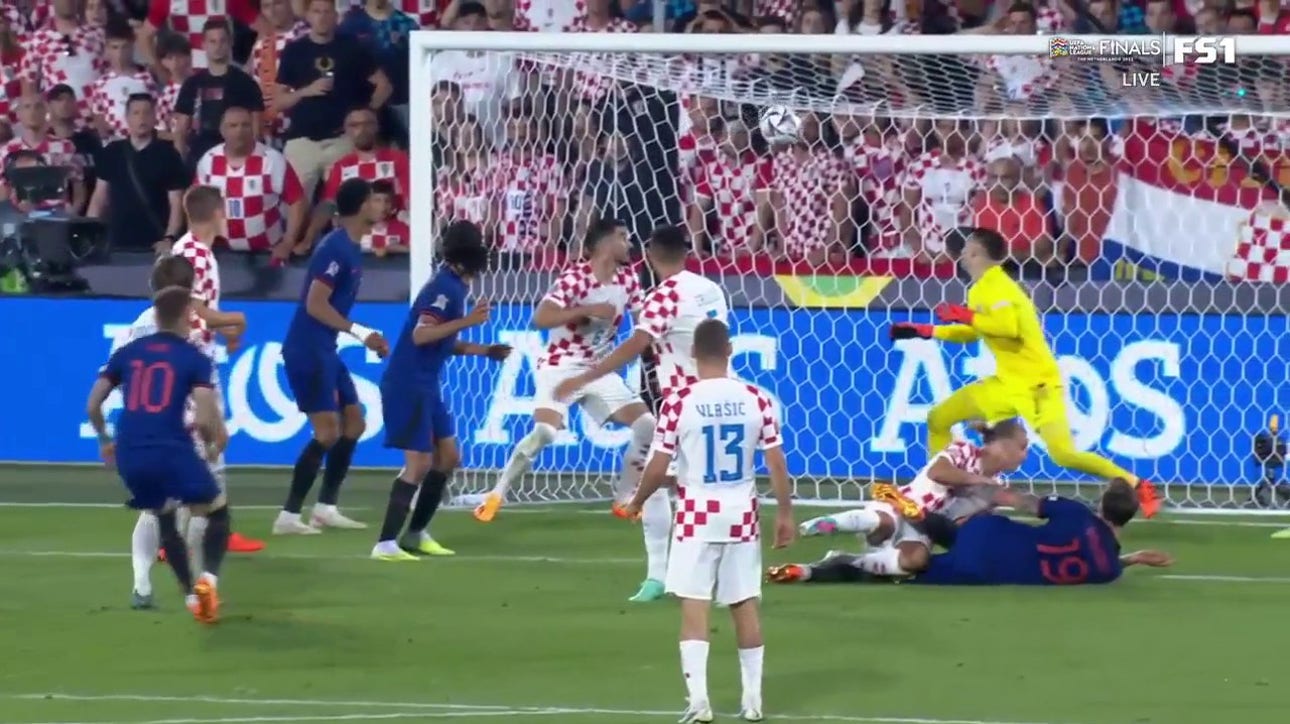 Netherlands' Noa Lang evens the score in stoppage time against Croatia