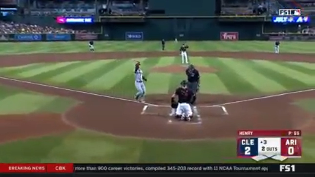Andrés Giménez cranks a solo homer down the line to give Guardians a 2-0 lead over Diamondbacks