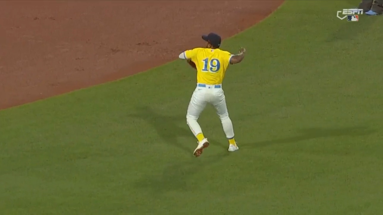 Red Sox's Pablo Reyes steals a hit from the Yankees by making a spectacular defensive play to get the out in the sixth inning