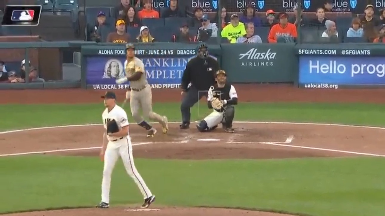 Padres' Juan Soto DELIVERS his second solo home run of the game against the Giants