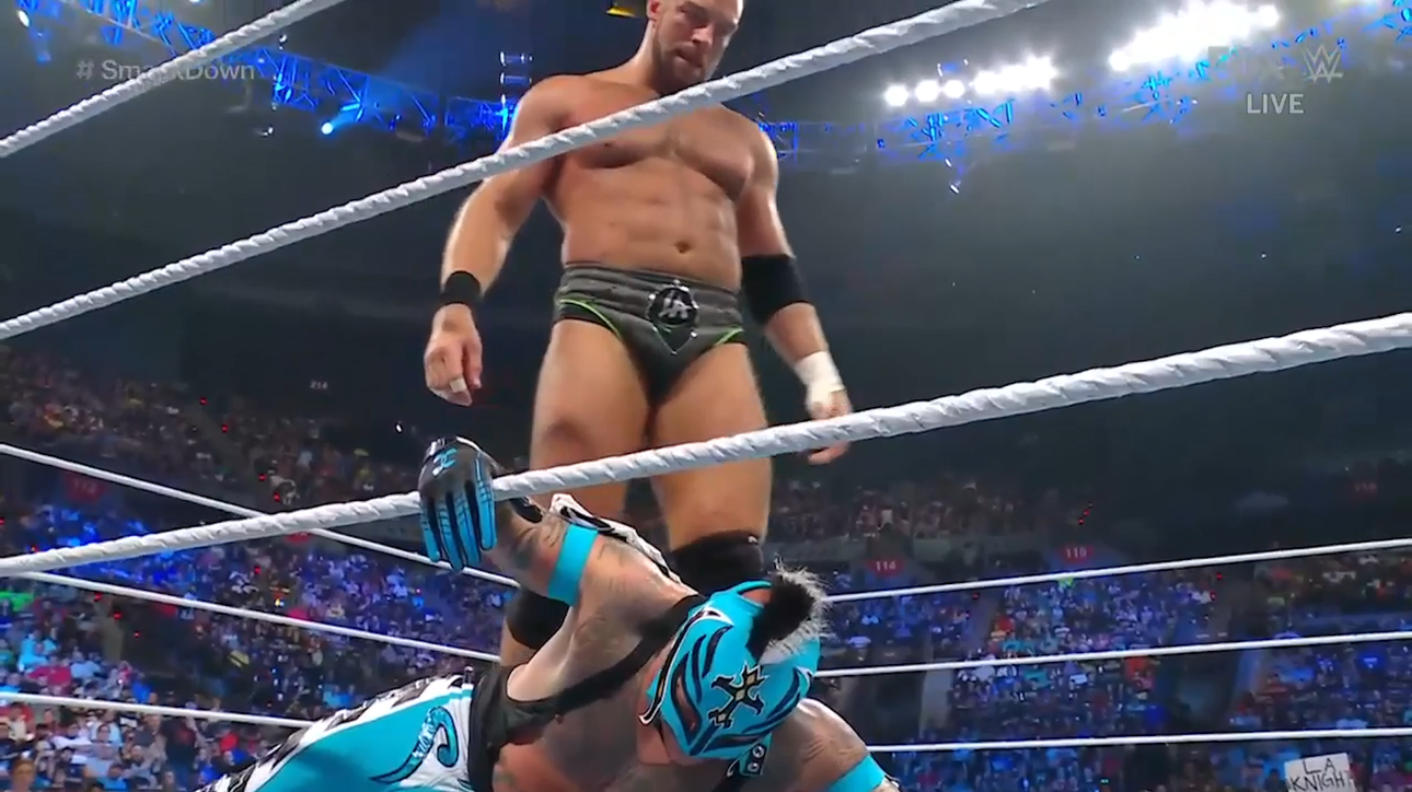 Santos Escobar comes to aid Rey Mysterio after LA Knight dominates him in the ring | WWE on FOX