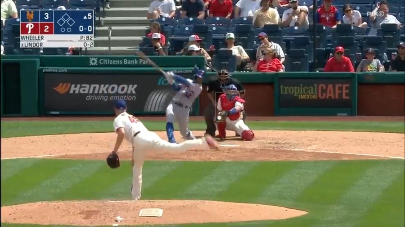 Francisco Lindor launches a home run to extend the Mets' lead over the Phillies