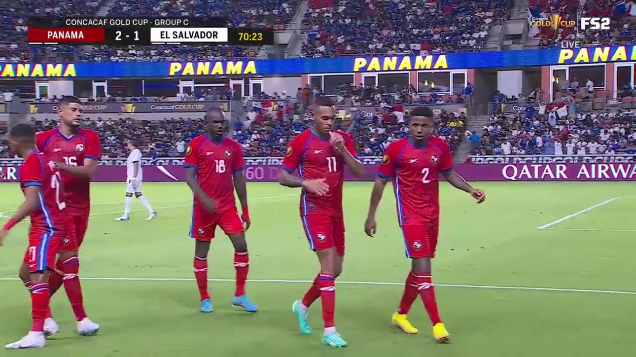 Ismael Diaz finds the net to give Panama a 2-1 lead over El Salvador