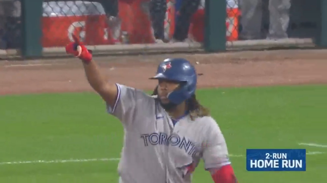 Vladimir Guerrero Jr. crushes a two-run homer to give the Blue Jays a lead over the White Sox
