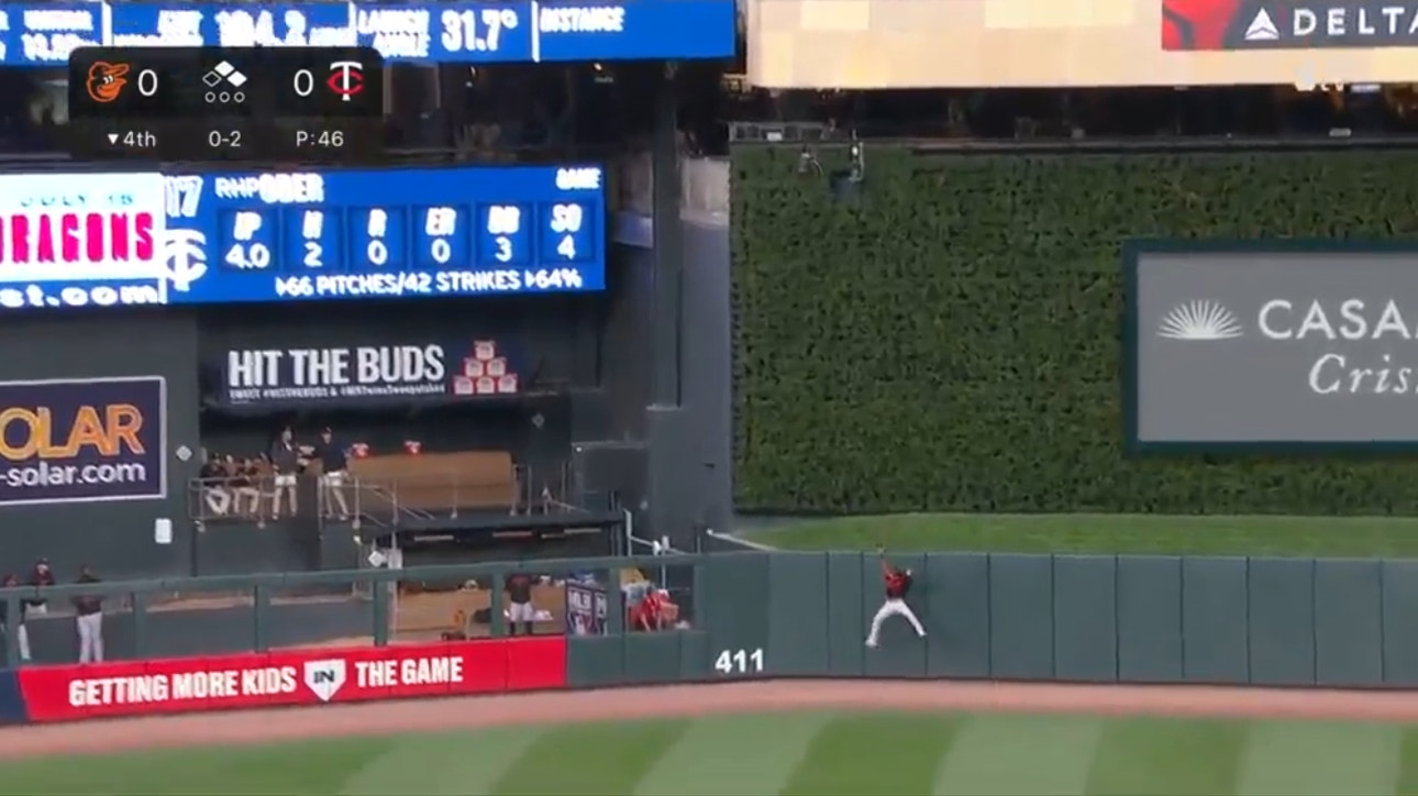 Orioles' Cedric Mullins robs Twins' Byron Buxton of a home run