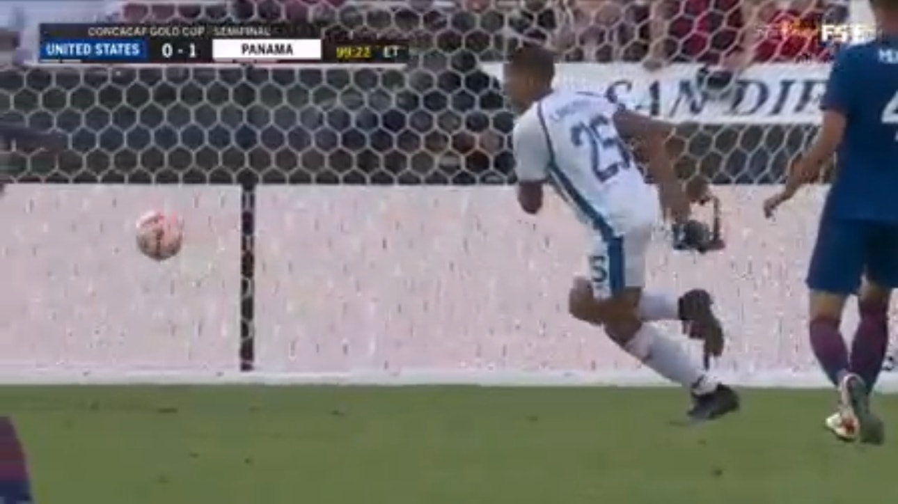 Panama's Ivan Anderson scores the first goal in extra time to go up 1-0 on the United States