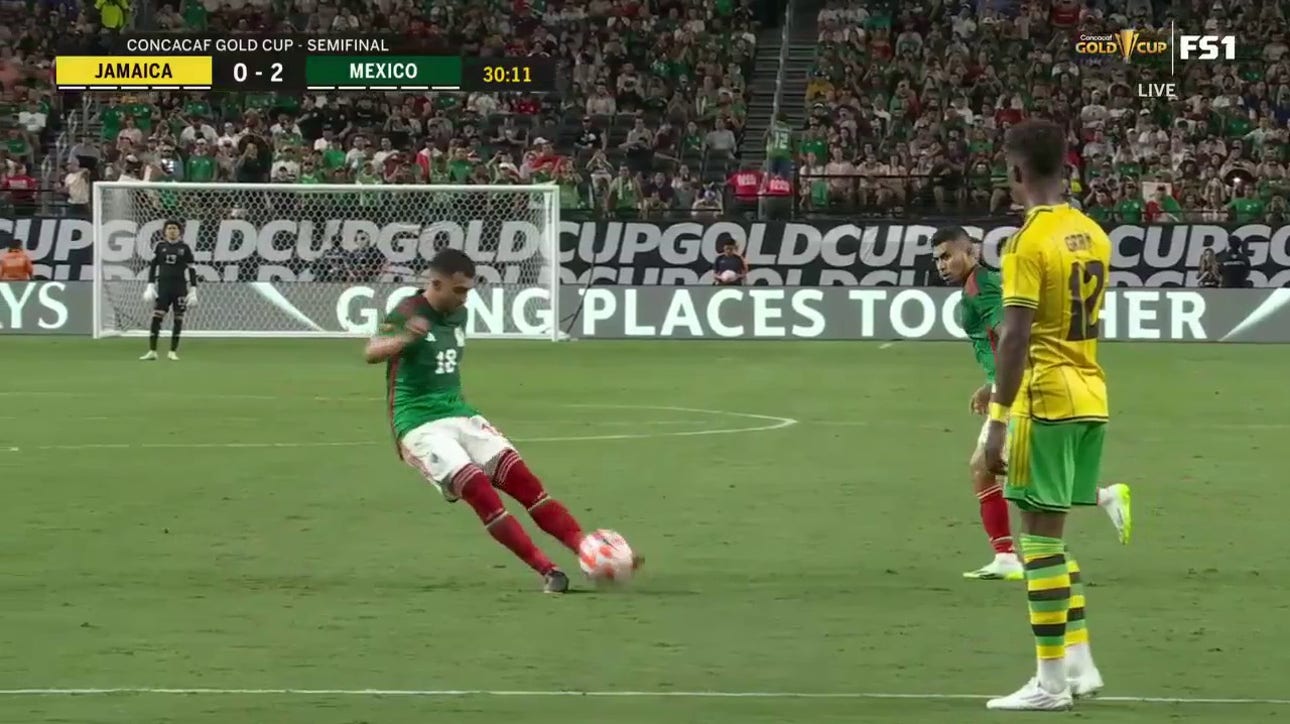 Luis Chávez scores an UNREAL free kick to give Mexico a 2-0 lead over Jamaica