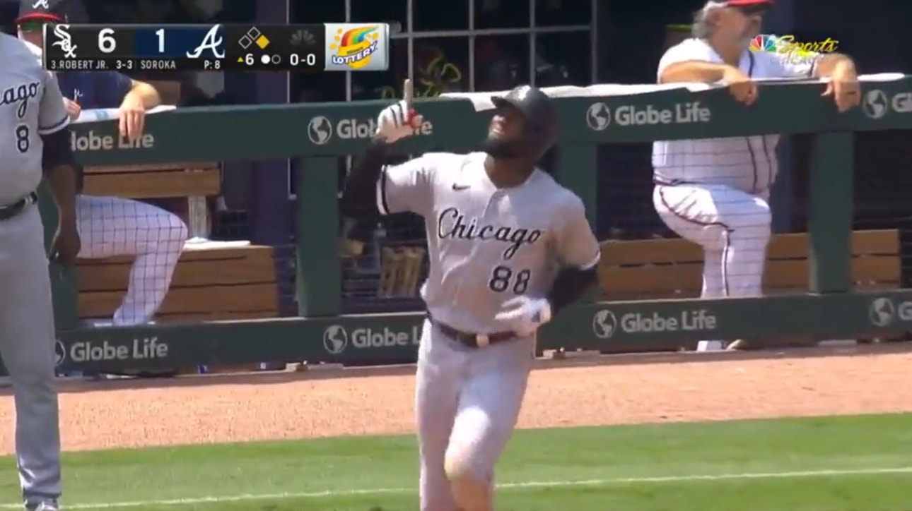 Luis Robert Jr. RIPS a two-run homer to extend the White Sox's lead over the Braves 