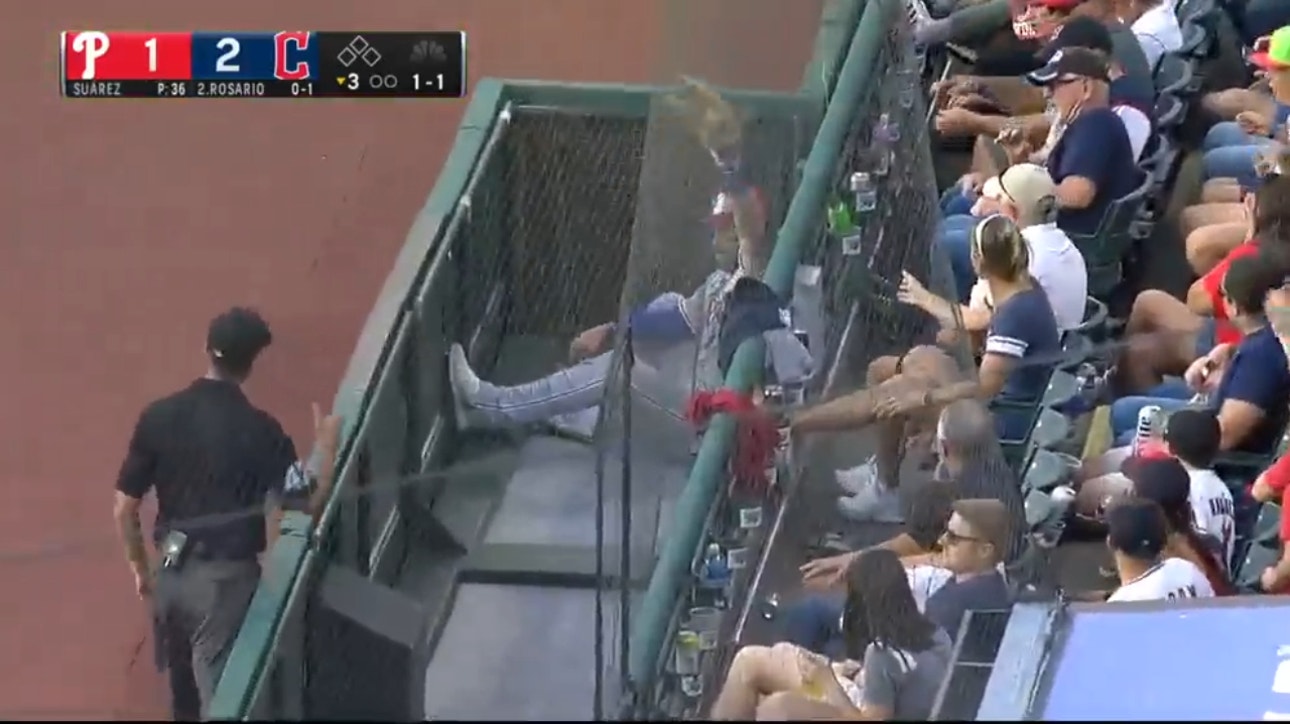 Phillies' Bryce Harper makes a PHENOMENAL diving catch in his first base debut vs. the Guardians