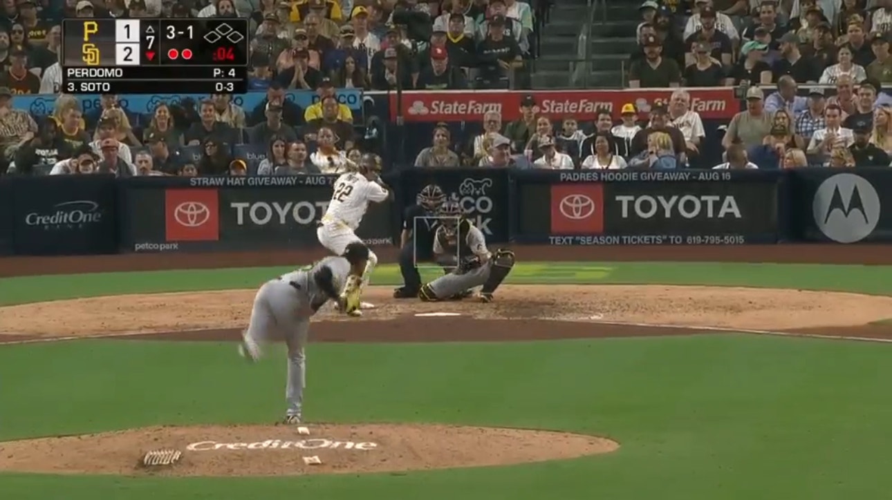 Juan Soto launches a 418-foot home run to extend the Padres' lead over the Pirates