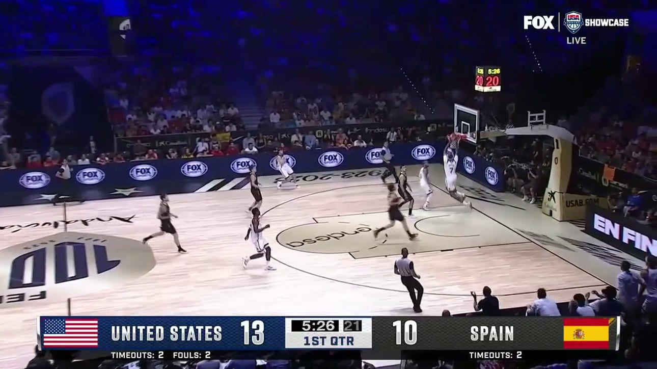 Jalen Brunson throws it up to Brandon Ingram for the alley-oop in transition, extending Team USA's lead vs. Spain