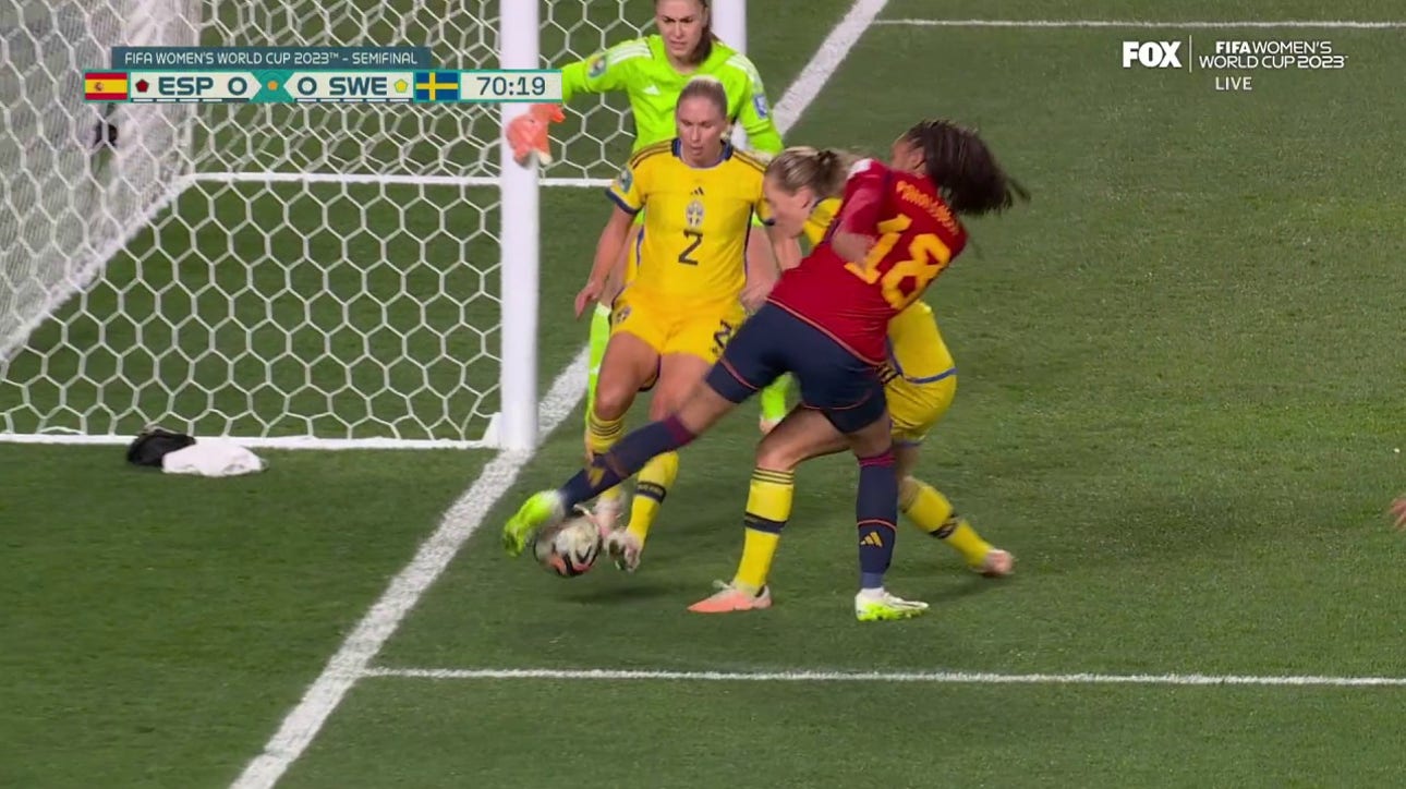 Spain nearly scores vs. Sweden after a shot on goal by Alba Redondo