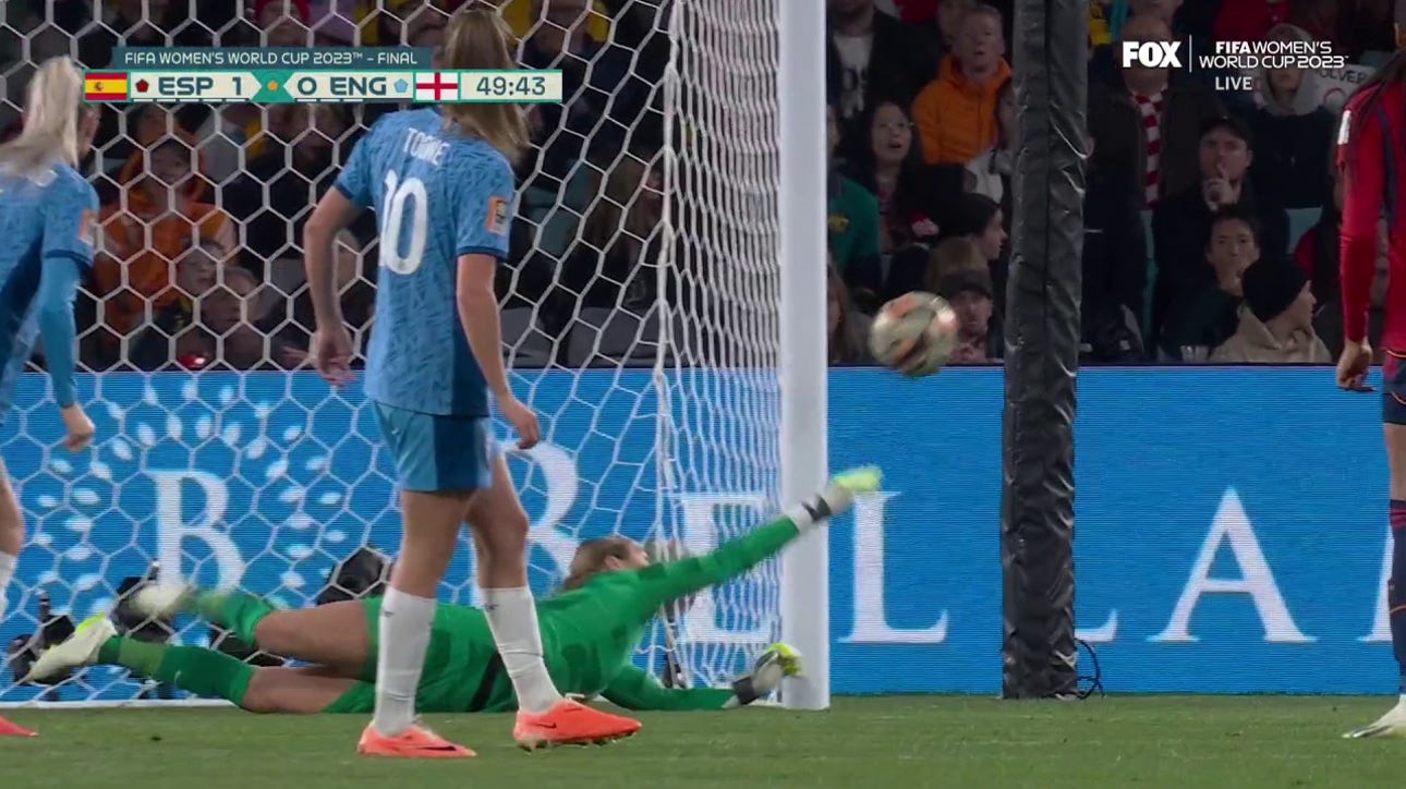 Mary Earps makes a diving save for England vs. Spain in 50' | 2023 FIFA Women's World Cup