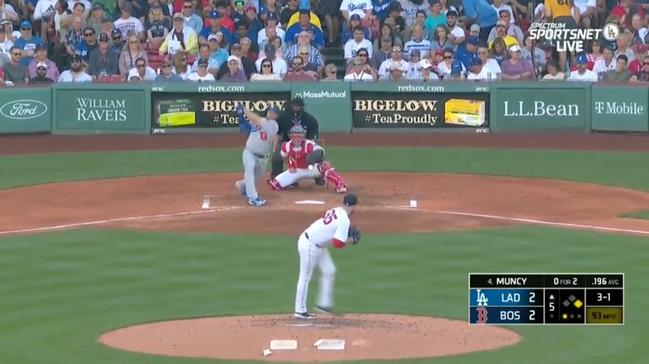 Dodgers' Max Muncy SMACKS a two-run homer to grab the lead against the Red Sox