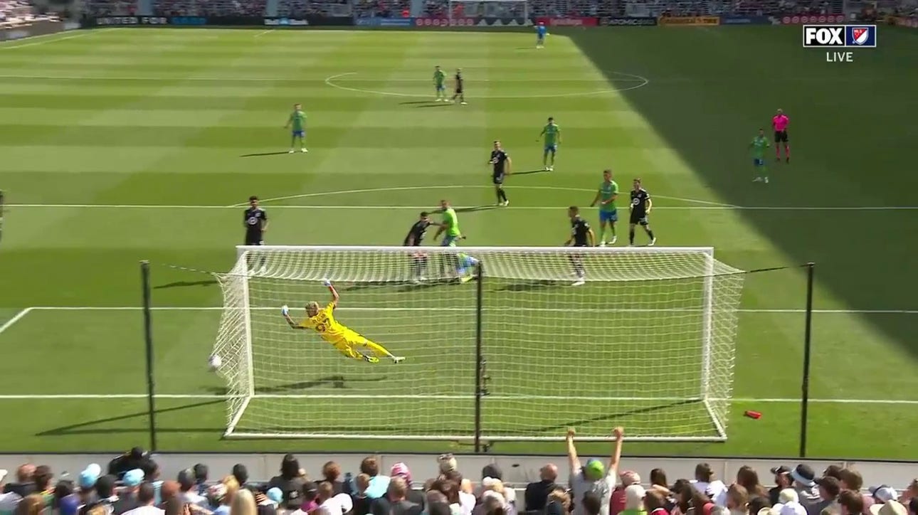 Yeimar Gomez Andrade's header gives Seattle a 1-0 lead over Minnesota