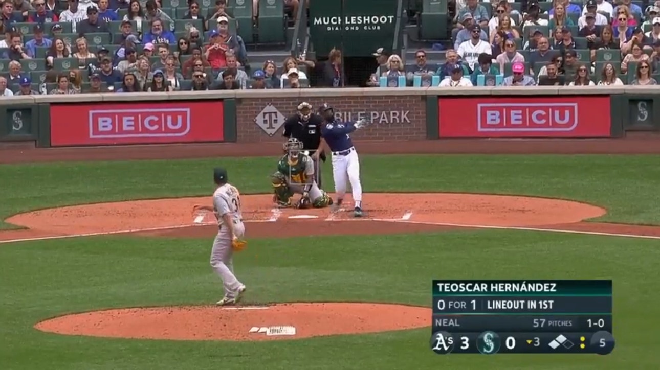 Mariners' Teoscar Hernández BLASTS a three-run home run to tie the game against the Athletics