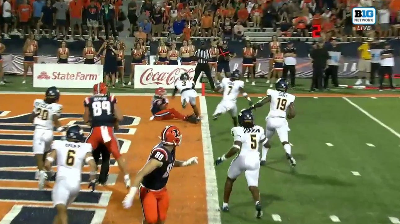 Luke Altmyer hits Pat Bryant for a 4-yard touchdown as Illinois grabs the lead over Toledo