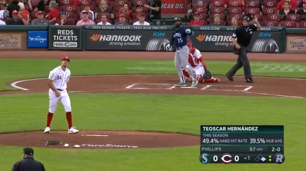 Teoscar Hernández SMASHES a two-run home run to give the Mariners an early lead over the Reds
