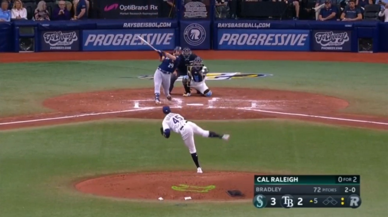 Cal Raleigh blasts a solo home run to extend the Mariners' lead against the Rays