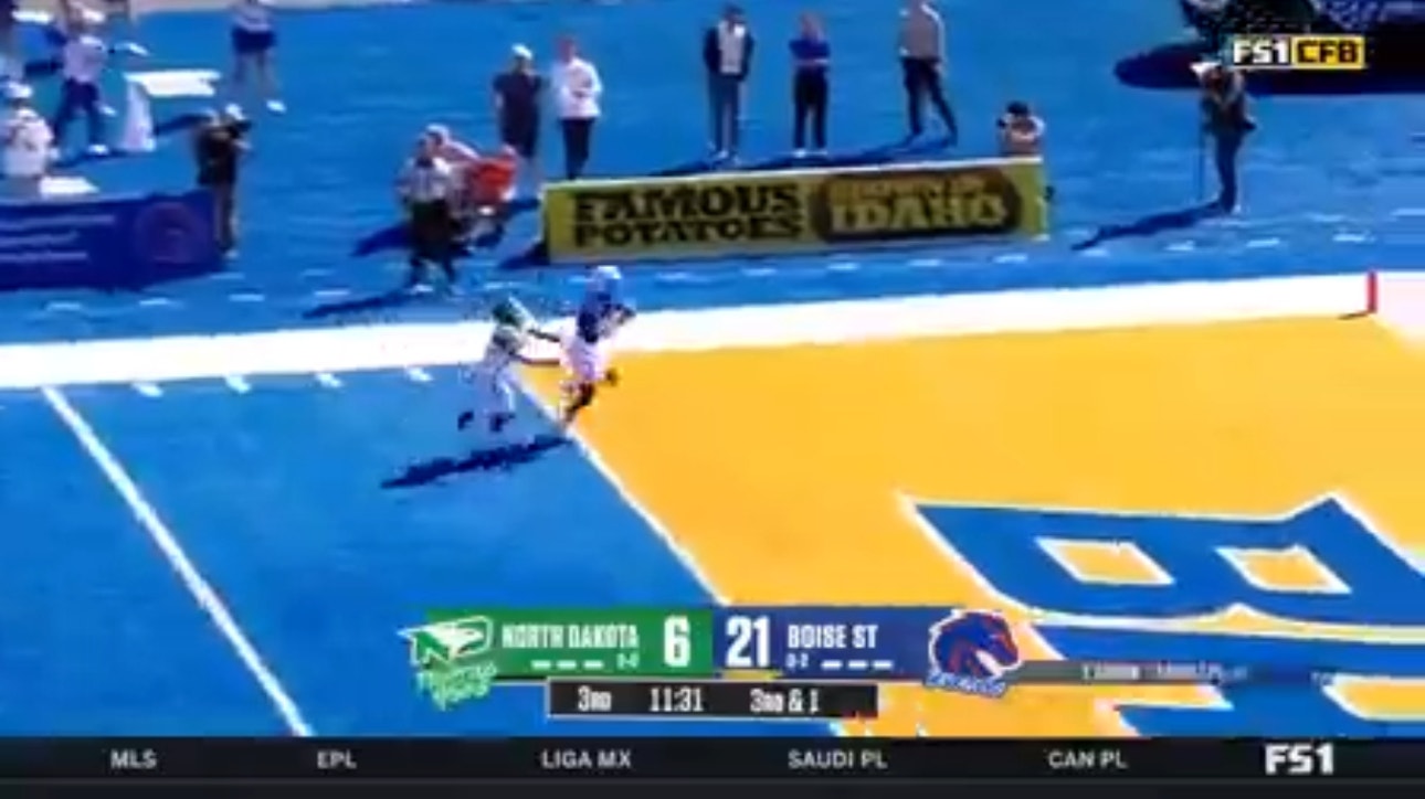 Taylen Green links up with Eric McAlister for a 28-yard touchdown to extend Boise State's lead against North Dakota