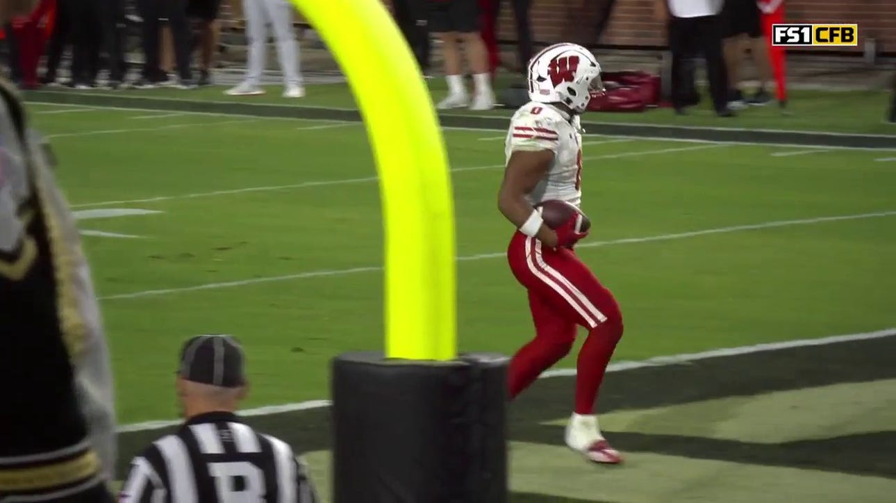 Braelon Allen takes contact and punches it in from four yards out to extend Wisconsin's lead vs. Purdue