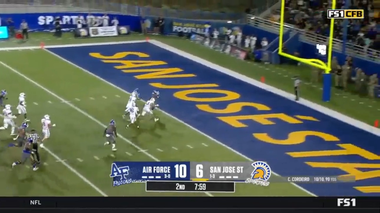 Kairee Robinson rushes for a 29-yard touchdown to give San Jose State the lead over Air Force