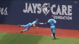 Blue Jays' Kevin Kiermaier lays out and makes a RIDICULOUS diving catch vs. the Brewers
