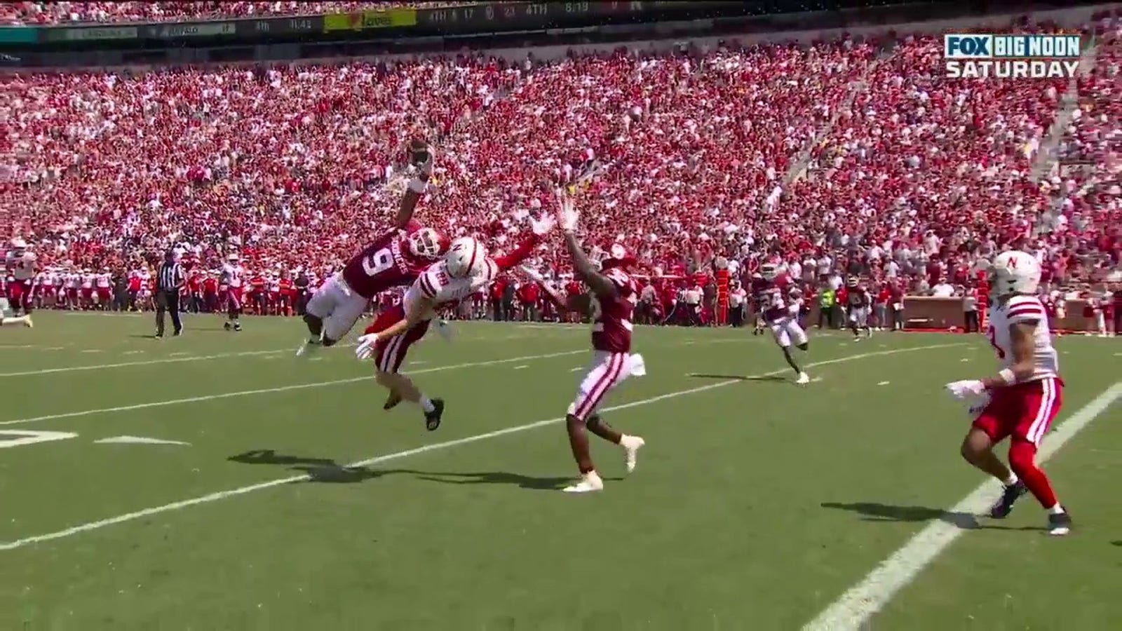 D.J. Graham makes an absurd one-handed interception for Oklahoma