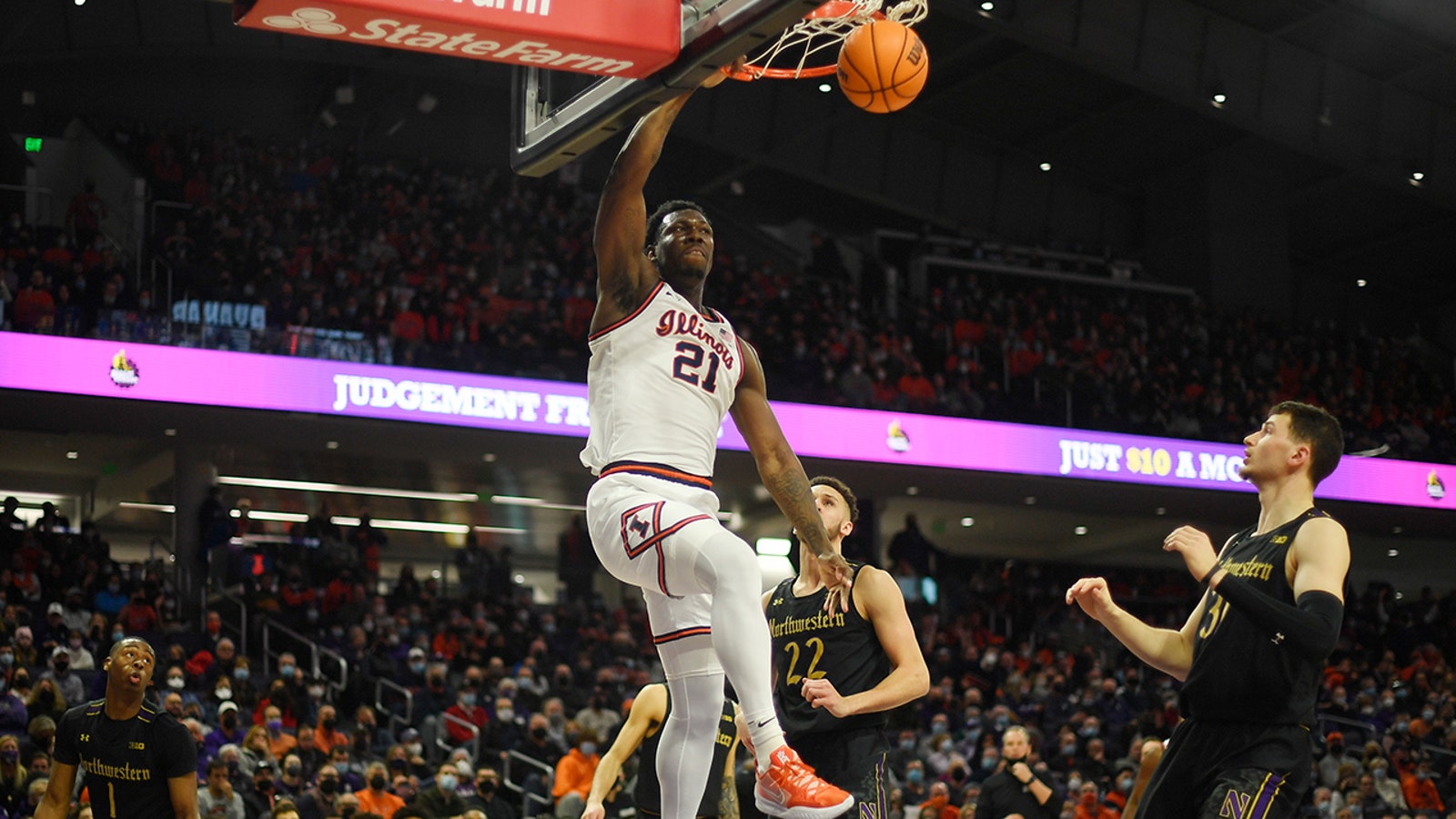 Kofi Cockburn stars in his return as Illinois holds off Northwestern