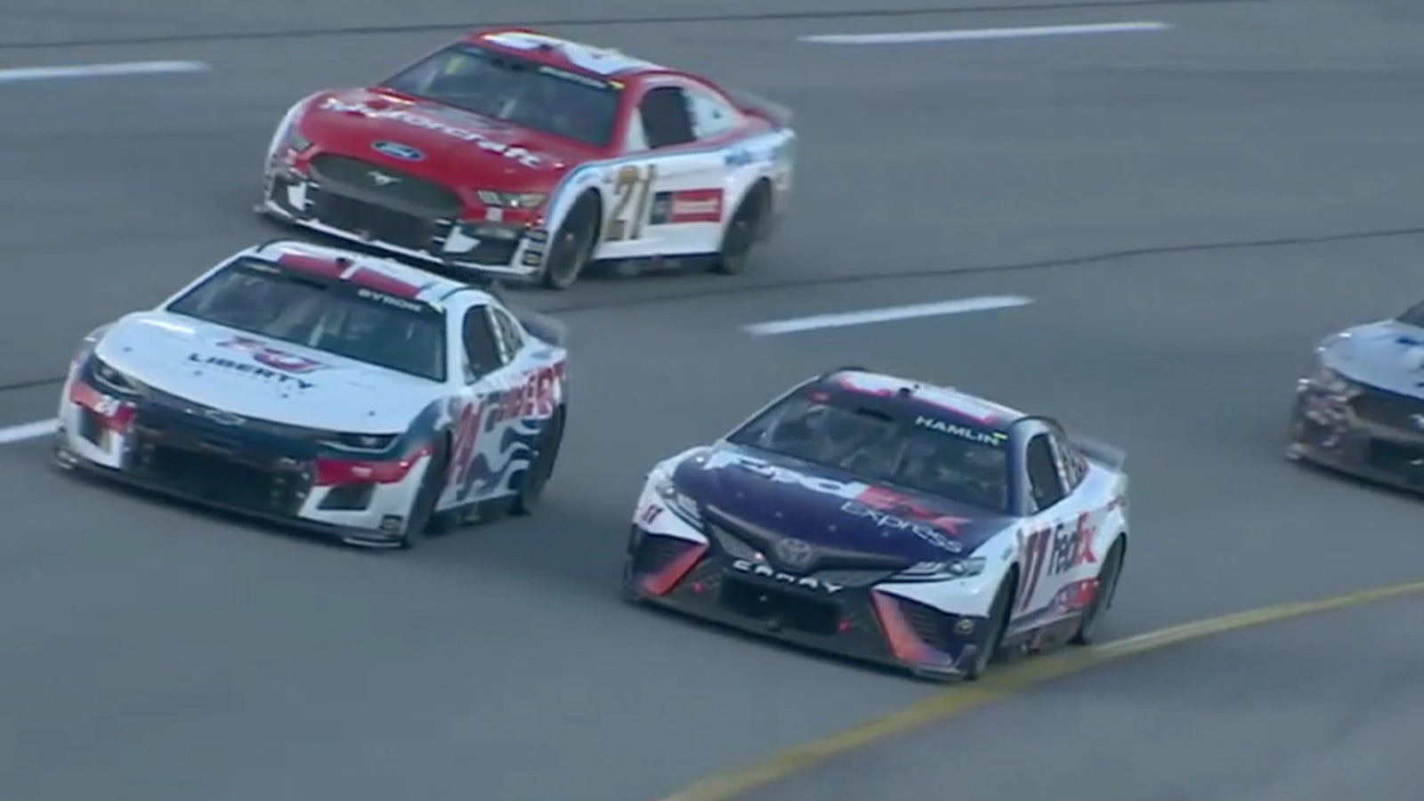 Hamlin passes Byron late at Richmond