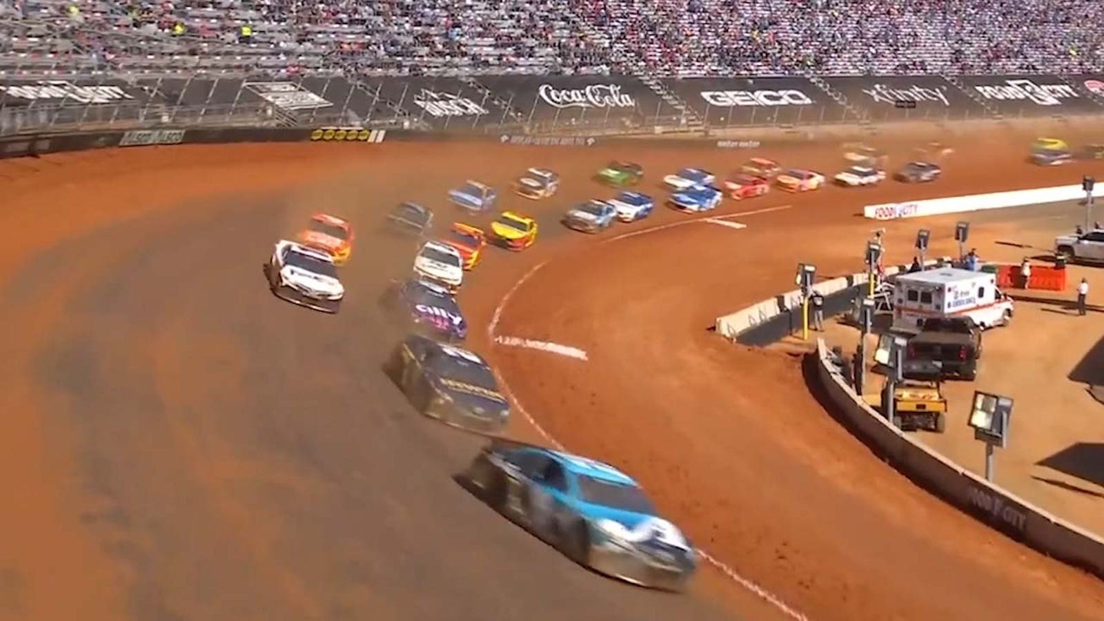 Dirt race at Bristol: Drivers touch on the challenges