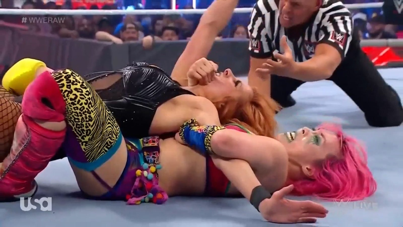 Becky Lynch takes on Asuka one-one-one on Monday Night Raw I WWE on FOX