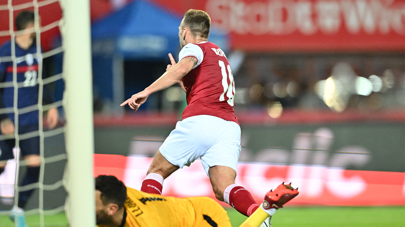 安德烈亞斯·魏曼 (Andreas Weimann) 讓奧地利以 1-0 領先法國